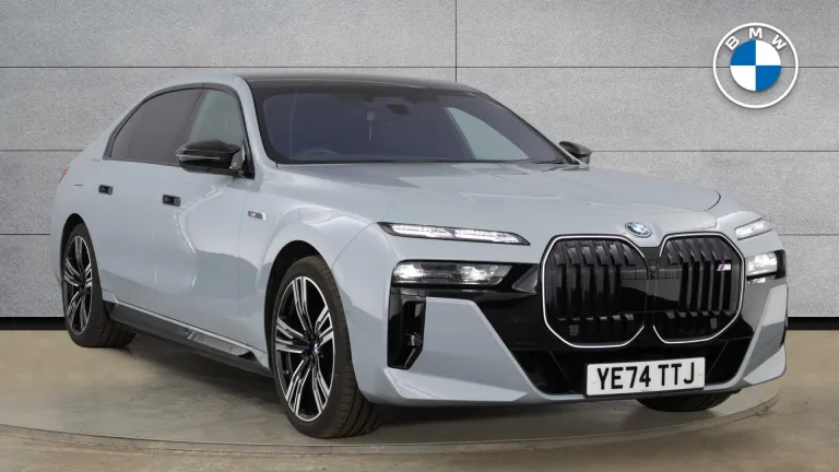 BMW 7 Series 3.0 M760e 22.1kWh Auto xDrive Euro 6 (s/s) 4dr (YE74TTJ) - Hero Image