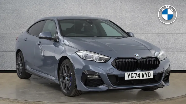 BMW 2 Series 2.0 220i M Sport DCT Euro 6 (s/s) 4dr (YG74WYD) - Hero Image