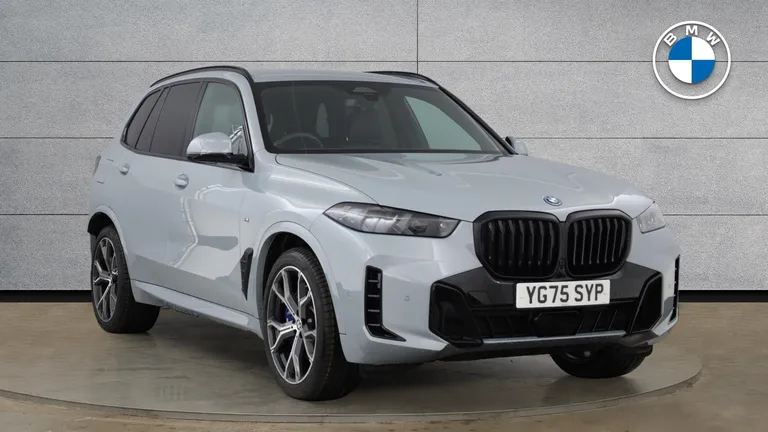 BMW X5 3.0 50e 25.7kWh M Sport Steptronic xDrive Euro 6 (s/s) 5dr (YG75SYP) - Hero Image