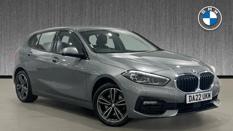 BMW 1 Series 1.5 118i Sport (LCP) Euro 6 (s/s) 5dr (DA22UKM) - Hero Image