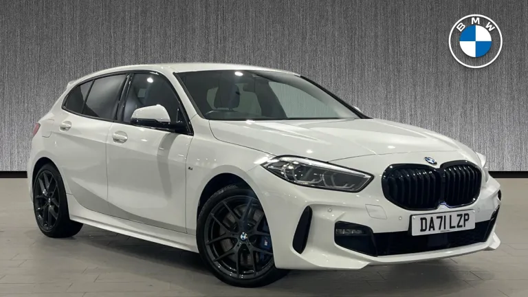 BMW 1 Series 1.5 118i M Sport (LCP) DCT Euro 6 (s/s) 5dr (DA71LZP) - Hero Image