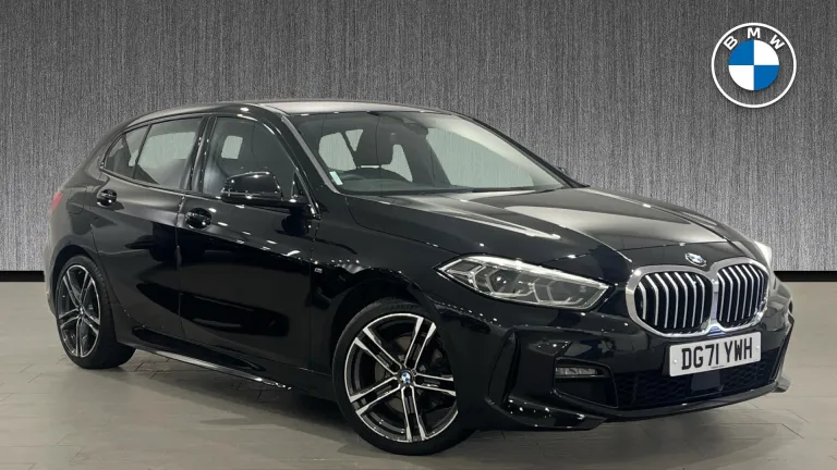BMW 1 Series 1.5 118i M Sport (LCP) DCT Euro 6 (s/s) 5dr (DG71YWH) - Hero Image