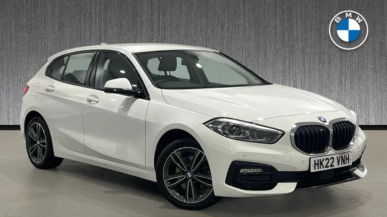 BMW 1 Series 1.5 118i Sport (LCP) DCT Euro 6 (s/s) 5dr (HK22VNH) - Hero Image