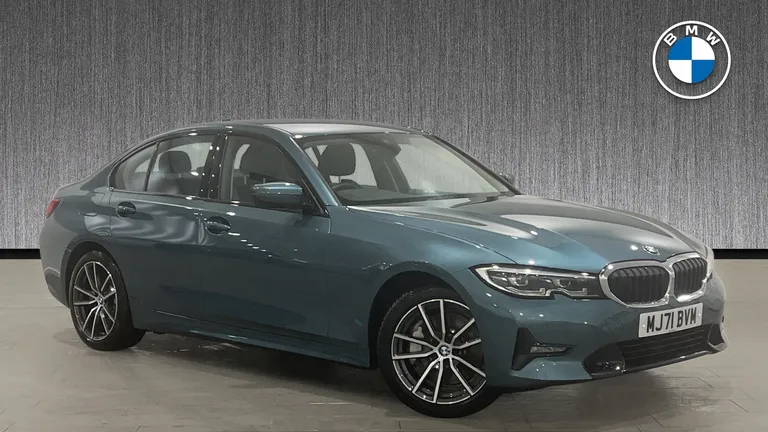BMW 3 Series 2.0 330e 12kWh Sport Pro Auto Euro 6 (s/s) 4dr (MJ71BVM) - Hero Image