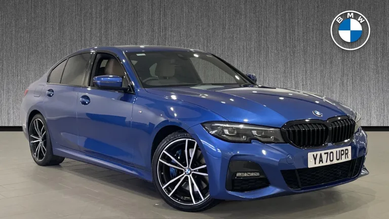 BMW 3 Series 2.0 320d MHT M Sport Auto xDrive Euro 6 (s/s) 4dr (YA70UPR) - Hero Image