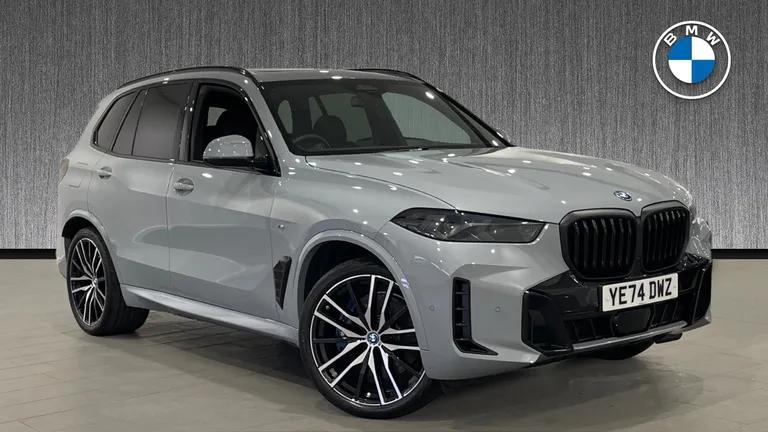 BMW X5 3.0 50e 25.7kWh M Sport Steptronic xDrive Euro 6 (s/s) 5dr (YE74DWZ) - Hero Image