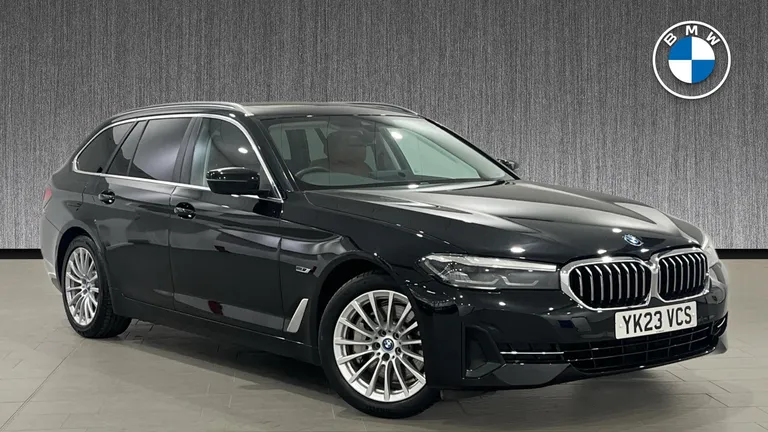 BMW 5 Series 2.0 530e 12kWh SE Touring Steptronic Euro 6 (s/s) 5dr (YK23VCS) - Hero Image