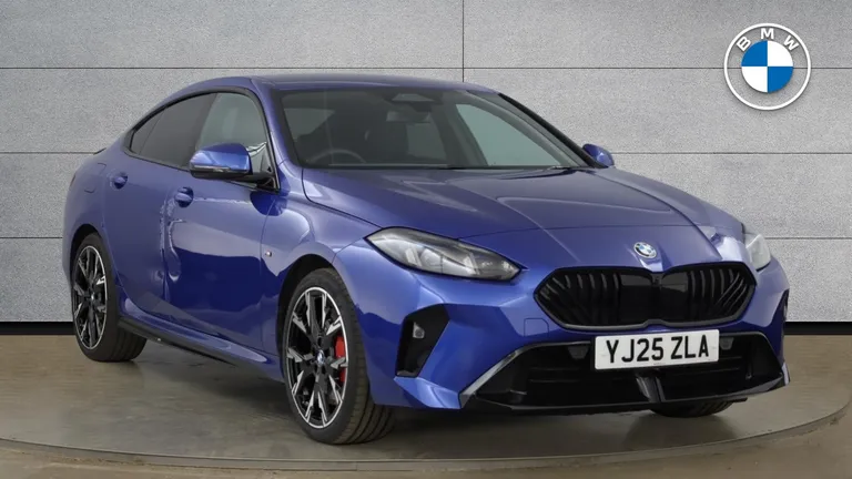 BMW 2 Series 1.5 220i MHT M Sport DCT Euro 6 (s/s) 4dr (YJ25ZLA) - Hero Image