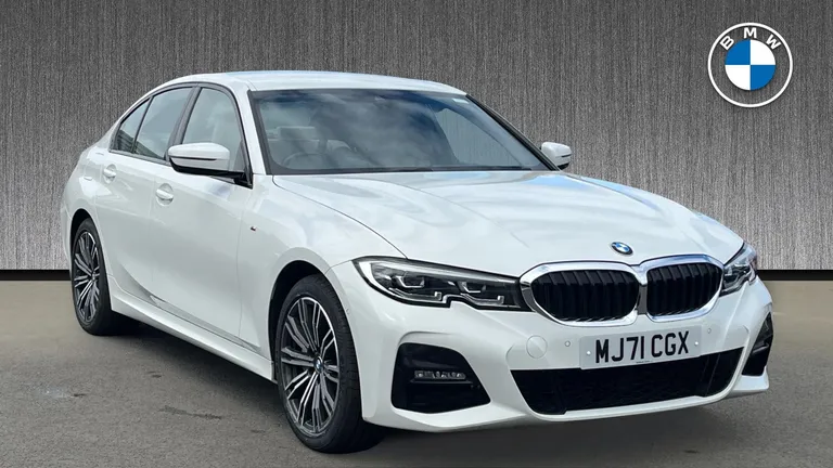 BMW 3 Series 2.0 330e 12kWh M Sport Auto xDrive Euro 6 (s/s) 4dr (MJ71CGX) - Hero Image