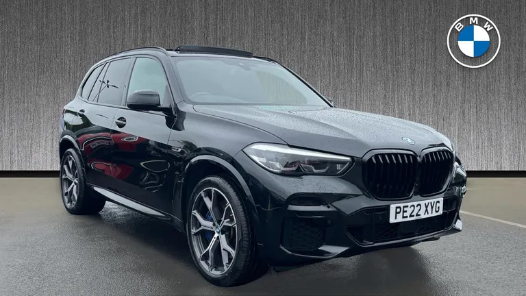 BMW X5 3.0 45e 24kWh M Sport Auto xDrive Euro 6 (s/s) 5dr (PE22XYG) - Hero Image