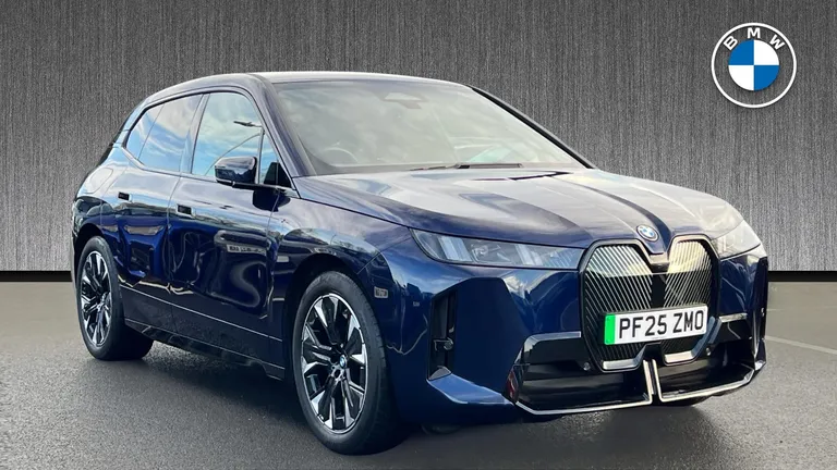 BMW iX 45 100.6kWh M Sport Auto xDrive 5dr (11kW Charger) (PF25ZMO) - Hero Image