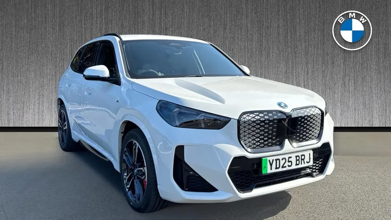 BMW iX1 20 66.5kWh M Sport Auto eDrive 5dr (11kW Charger) (YD25BRJ) - Hero Image