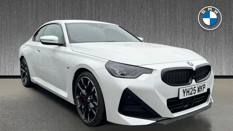 BMW 2 Series 2.0 220i M Sport Auto Euro 6 (s/s) 2dr (YH25WKP) - Hero Image