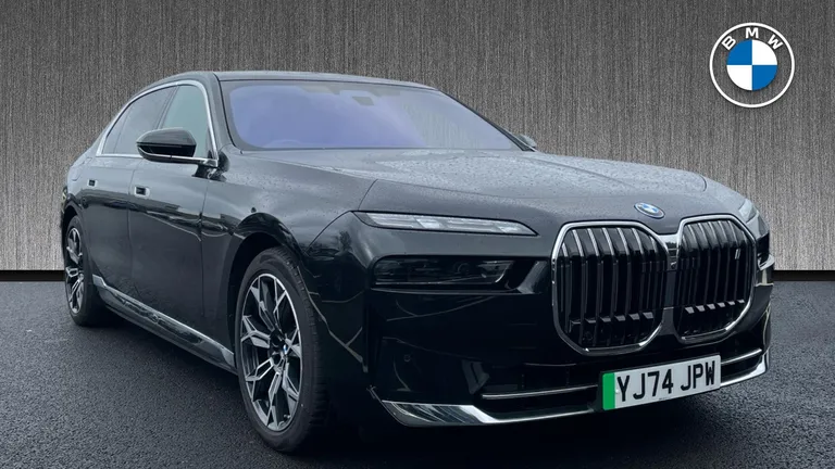 BMW i7 60 105.7kWh Excellence (Pro) Auto xDrive 4dr (YJ74JPW) - Hero Image