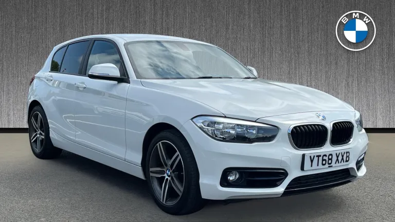 BMW 1 Series 1.5 118i Sport Auto Euro 6 (s/s) 5dr (YT68XXB) - Hero Image