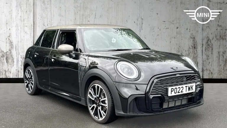 MINI 5-Door Hatch 1.5 Cooper Shadow Edition Euro 6 (s/s) 5dr (PO22TWK) - Hero Image