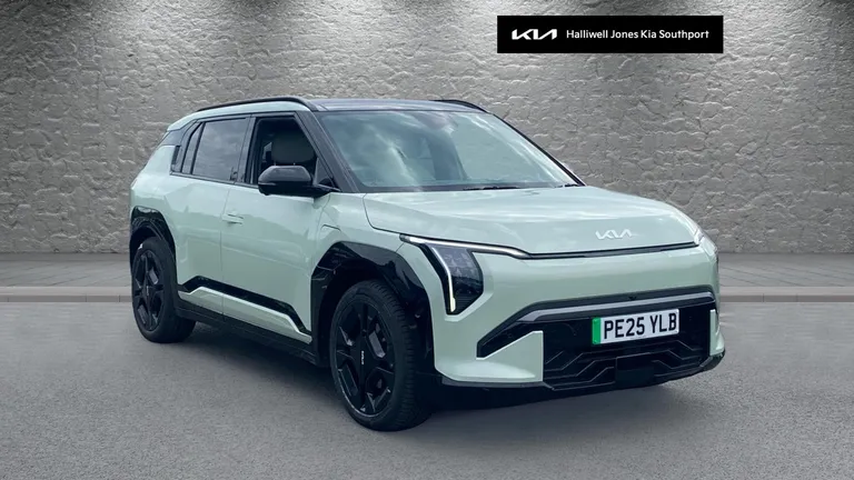 Kia EV3 81.4kWh GT-Line S Auto 5dr (PE25YLB) - Hero Image