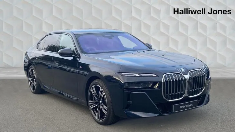 BMW 7 Series 3.0 750e 22.1kWh M Sport Auto xDrive Euro 6 (s/s) 4dr (NEW) - Hero Image