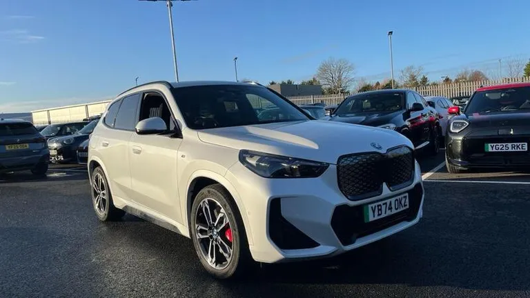 BMW iX1 20 66.5kWh M Sport Auto eDrive 5dr (11kW Charger) (YB74OKZ) - Hero Image