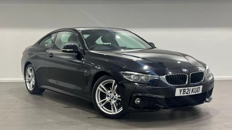 BMW 4 Series 2.0 420i GPF M Sport Auto Euro 6 (s/s) 2dr (YB21KUO) - Hero Image
