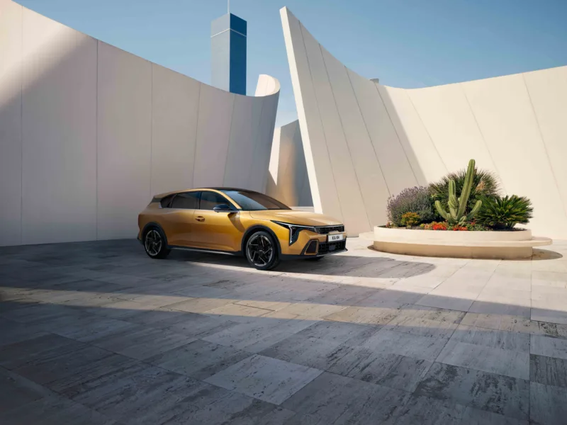The arrival of the new Kia K4 - Image 1072081/1