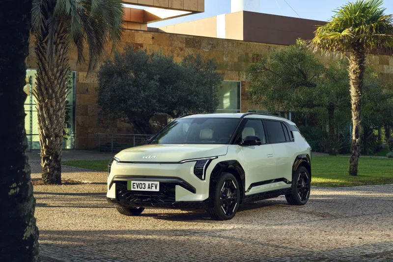 Discover the Kia EV3 - Image 758468/1