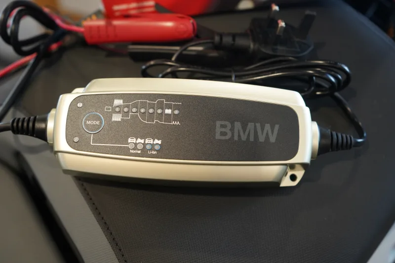 BMW BATTERY CHARGER PLUS ONLY £95 THIS MAY - Image 760151/2