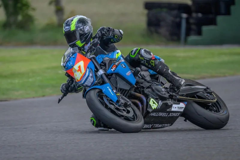 Richard Cooper Joins Halliwell Jones Motorrad as Wildcard Rider for BMW F 900 R Cup - Image 860729/1
