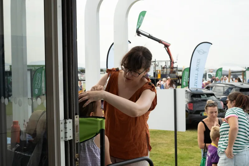 Halliwell Jones MINI Raises Over £460 for Hope House and Ty Gobaith at the Anglesey Show. - Image 974647/4