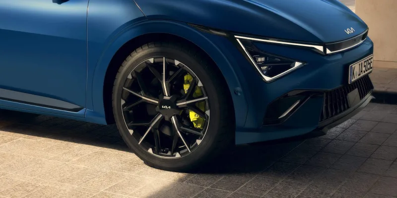 Stand-out wheel design