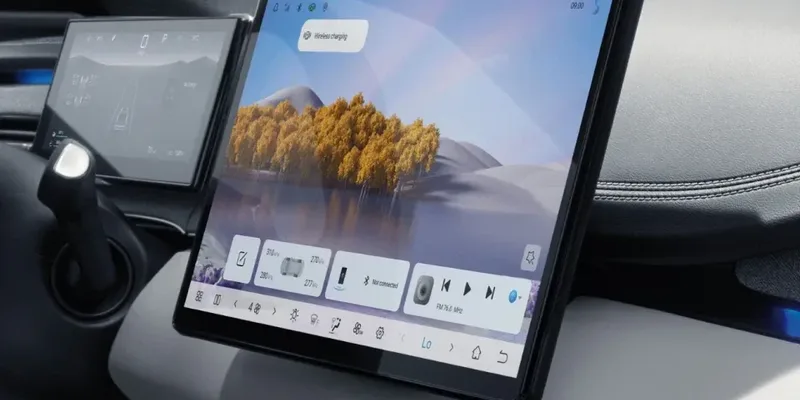 15.6" Floating touchscreen