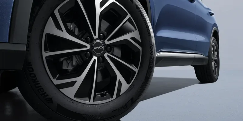 18’’ bi-colour alloy wheels