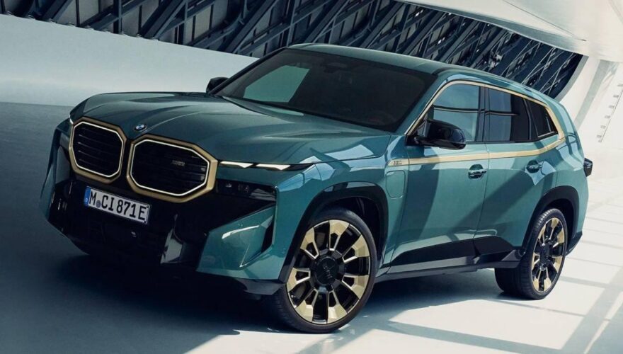 BMW XM 50e xDrive - Complimentary Service Inclusive Pack