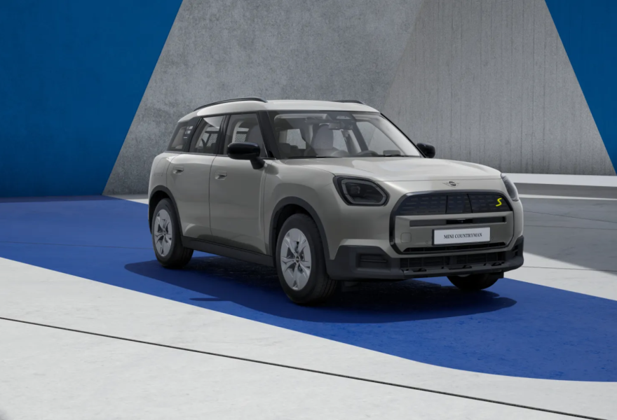 The All-Electric MINI Countryman SE Classic