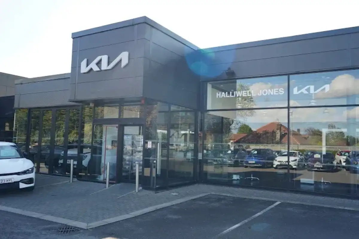 Why Choose Halliwell Jones Kia? image