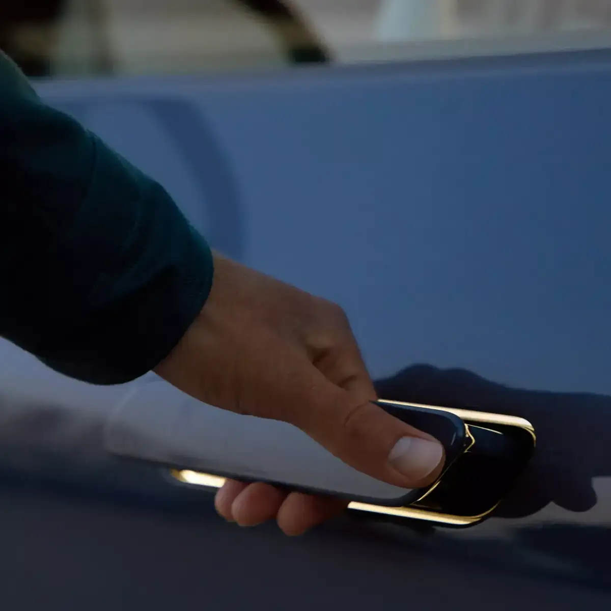 Automatically extending door handles. image