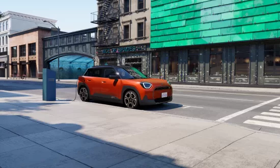 THE FIRST-EVER ALL-ELECTRIC MINI ACEMAN.
