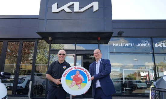 Halliwell Jones Kia Southport Backs the Laughs at Southport Comedy Festival 2025