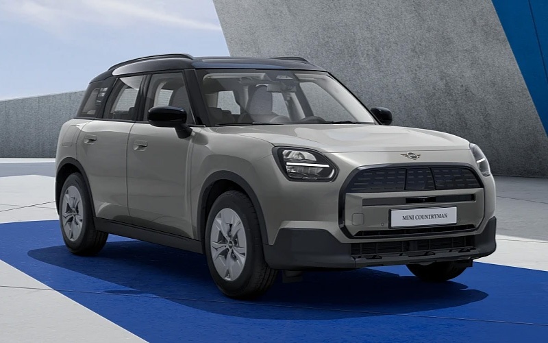 All-Electric MINI Countryman E Classic