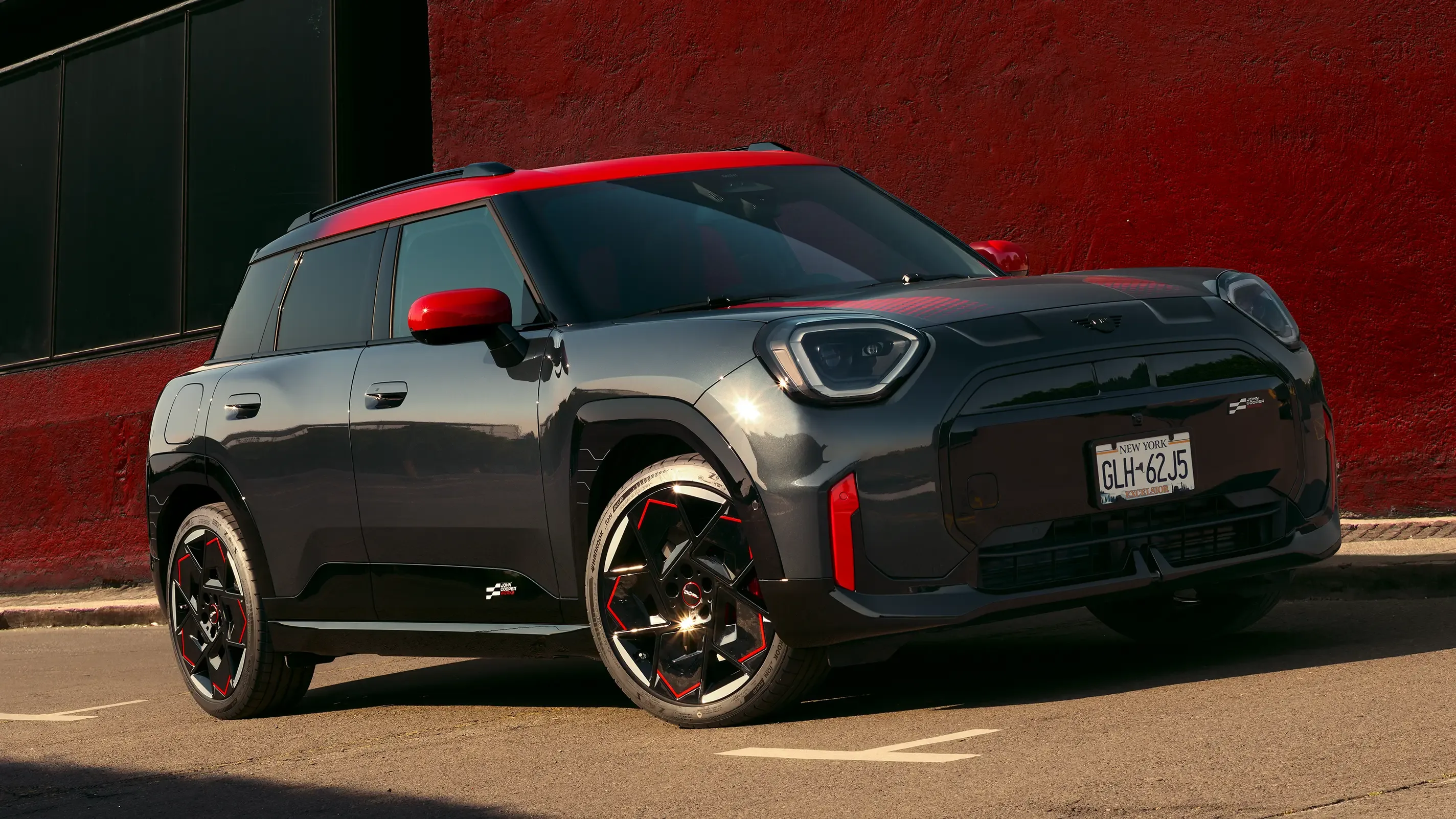 ALL-ELECTRIC MINI JOHN COOPER WORKS ACEMAN